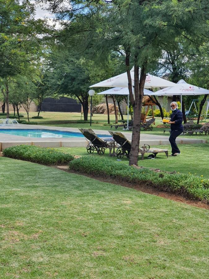 Tshiberry Bed & Breakfast Phokeng Exterior foto